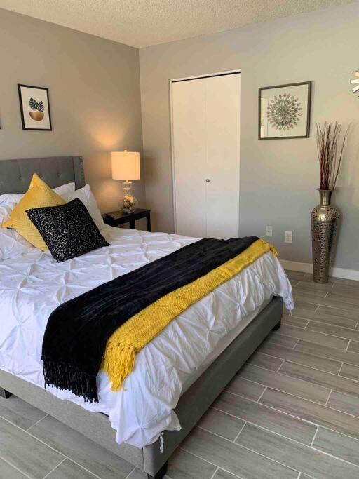 Charming Studio Overlooking The Pool. Phoenix Exteriör bild